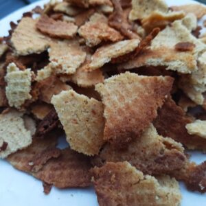 Knapperige koolhydraatarme koekkruimels