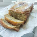 Koolhydraatarme cake met citroen en maanzaad