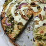 Quiche broccoli met rode ui